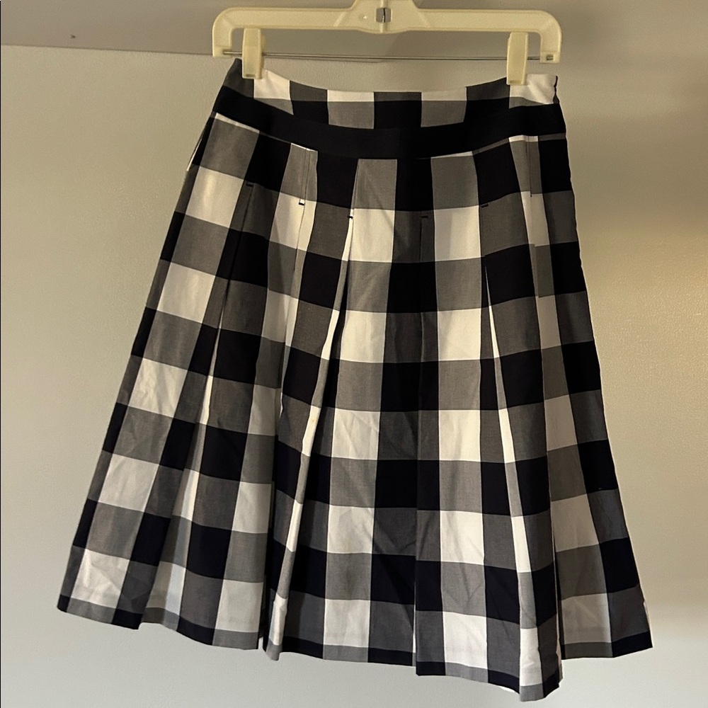Boden Navy and white Checkered Skirt. Beautifully tailored, lined, side zipper.